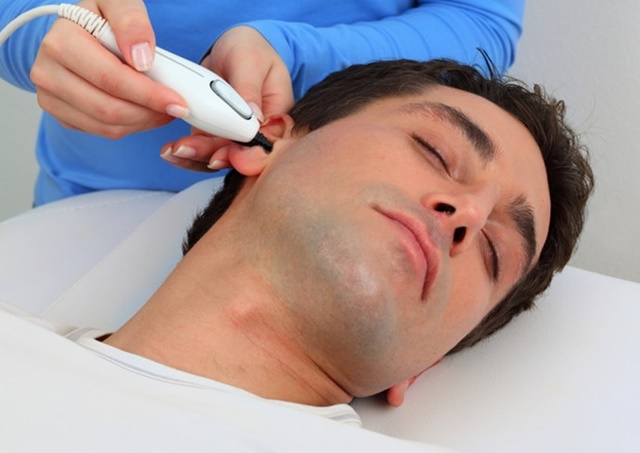 Как проходит процедура лазерной эпиляции ушей